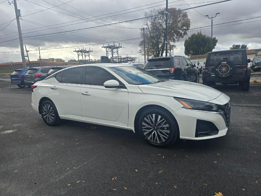 2023 Nissan Altima Image 5