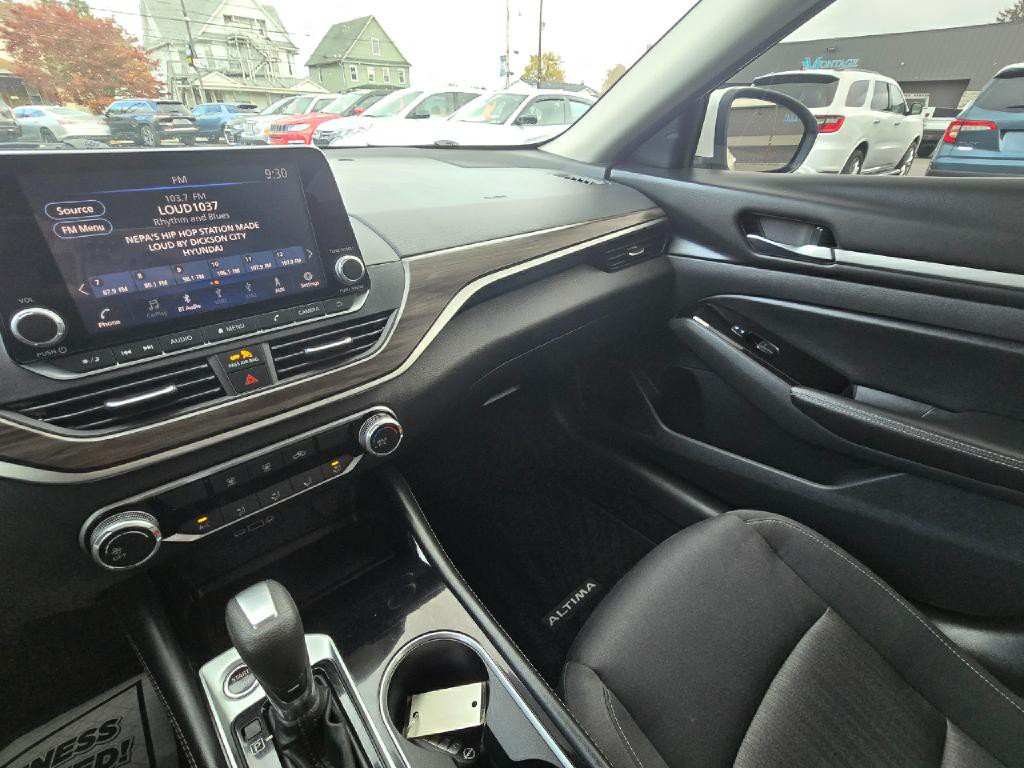 2023 Nissan Altima Image 10