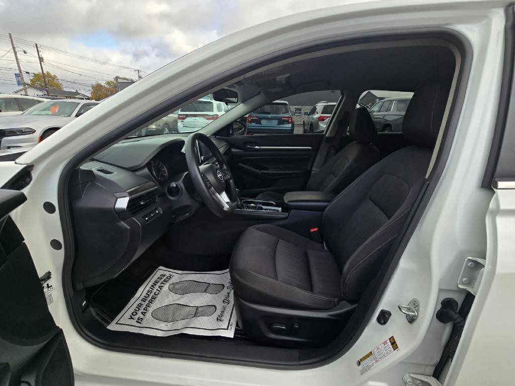 2023 Nissan Altima Image 11