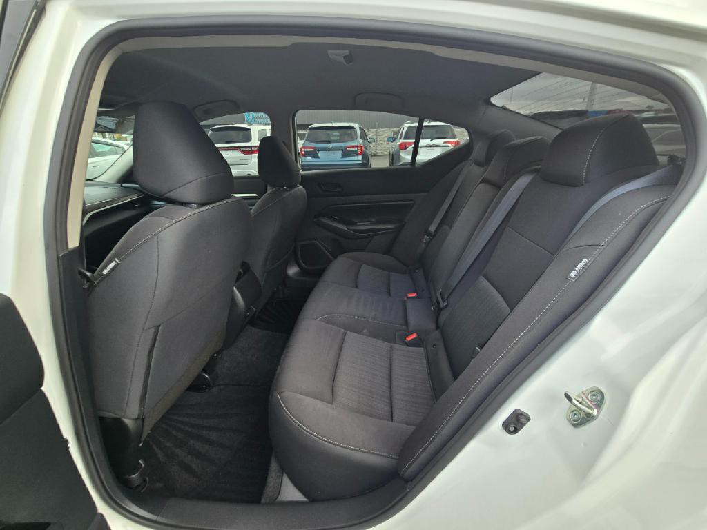 2023 Nissan Altima Image 12