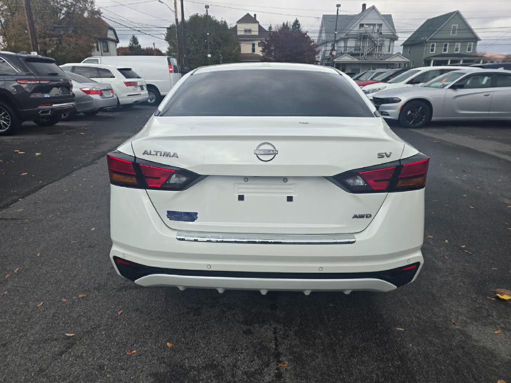 2023 Nissan Altima Image 15