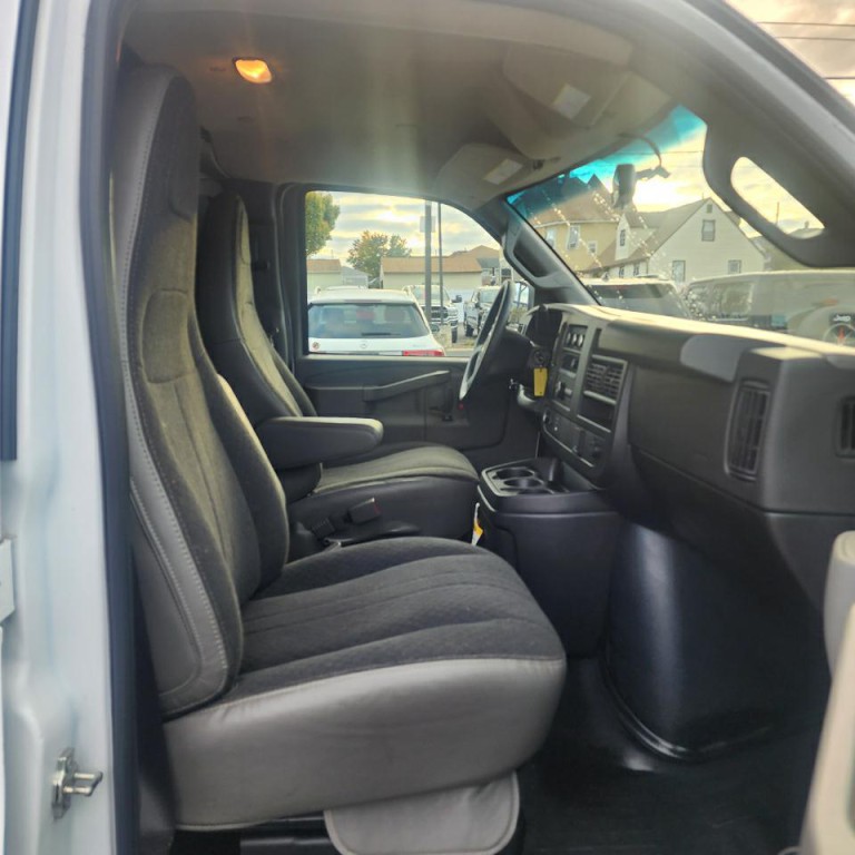 2024 Chevrolet Express Image 11