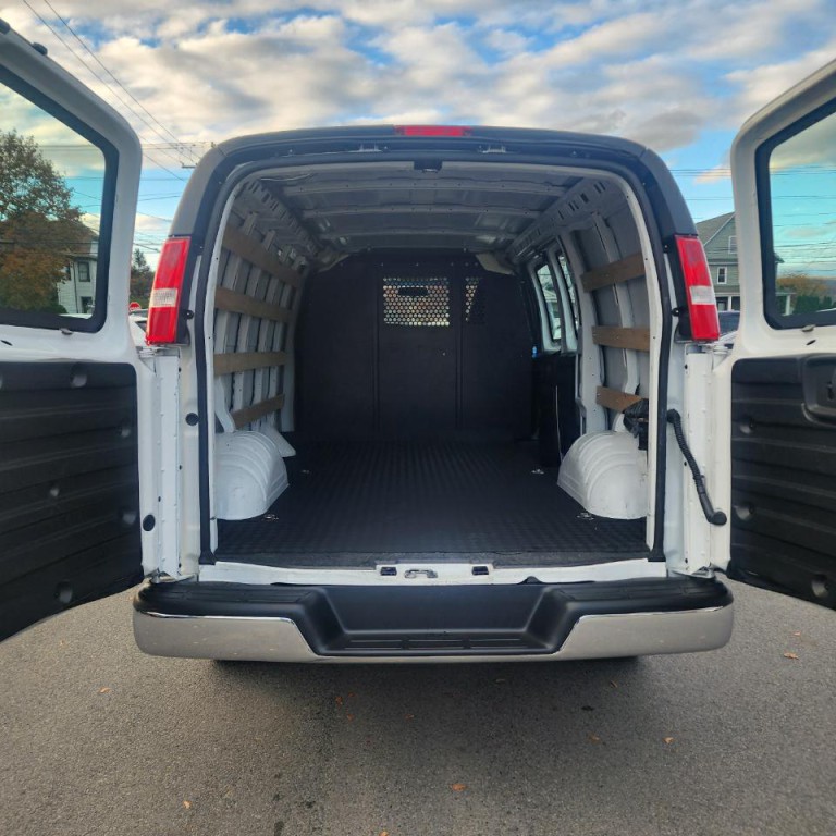 2024 Chevrolet Express Image 16
