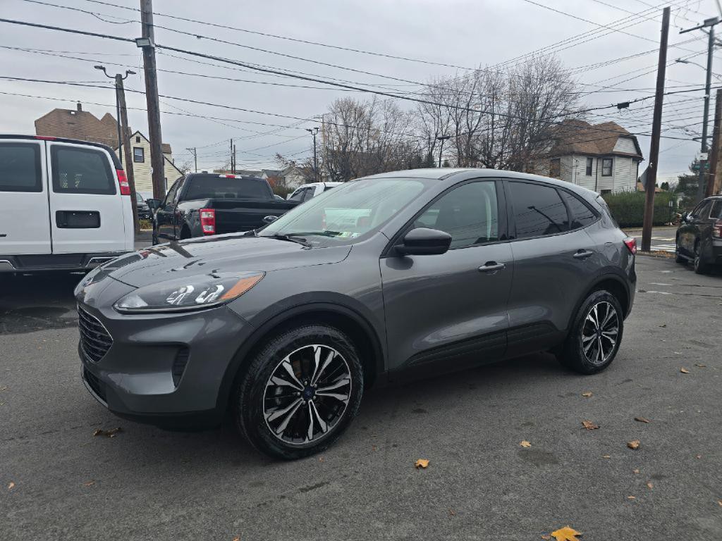 2021 Ford Escape Image 2