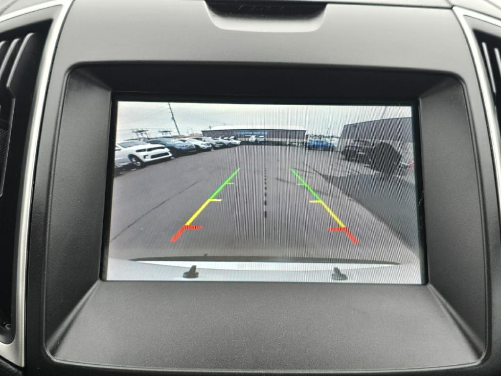 2020 Ford Edge Image 9