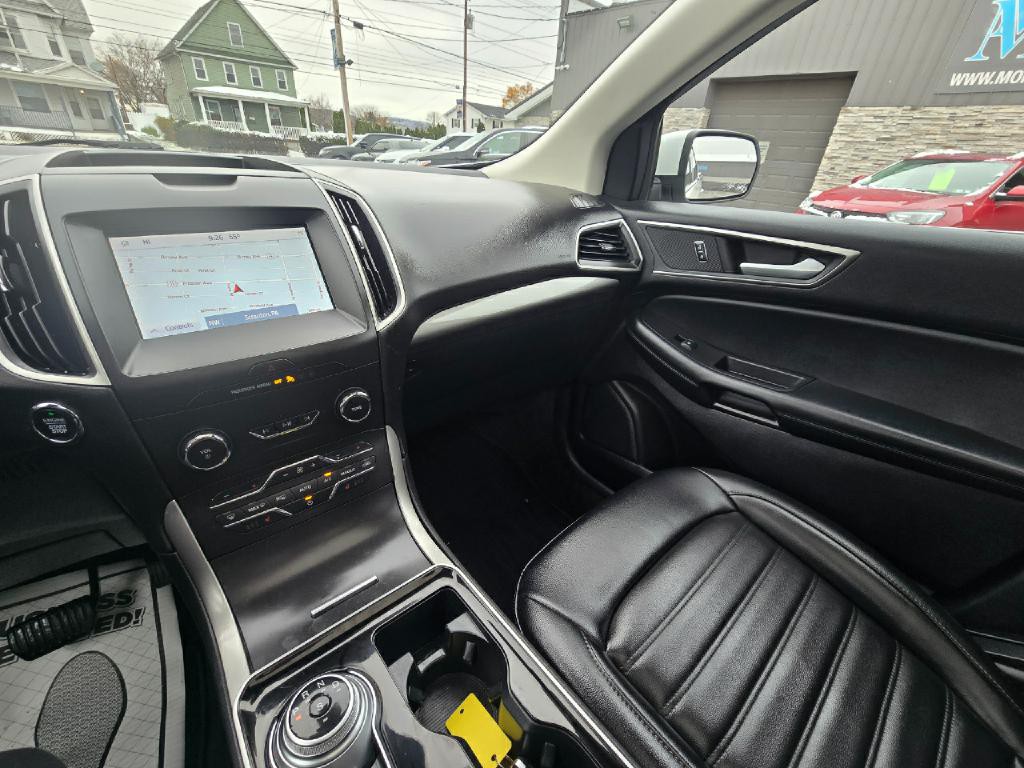 2020 Ford Edge Image 10