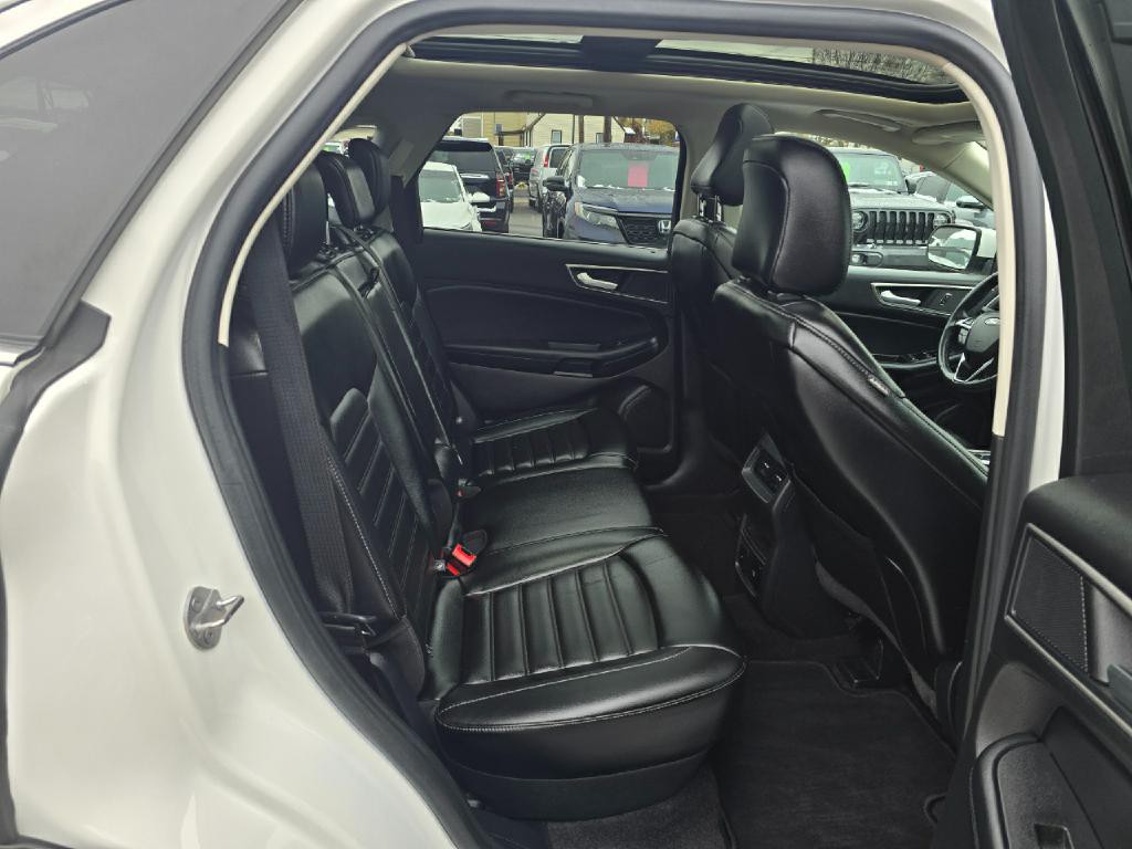 2020 Ford Edge Image 15