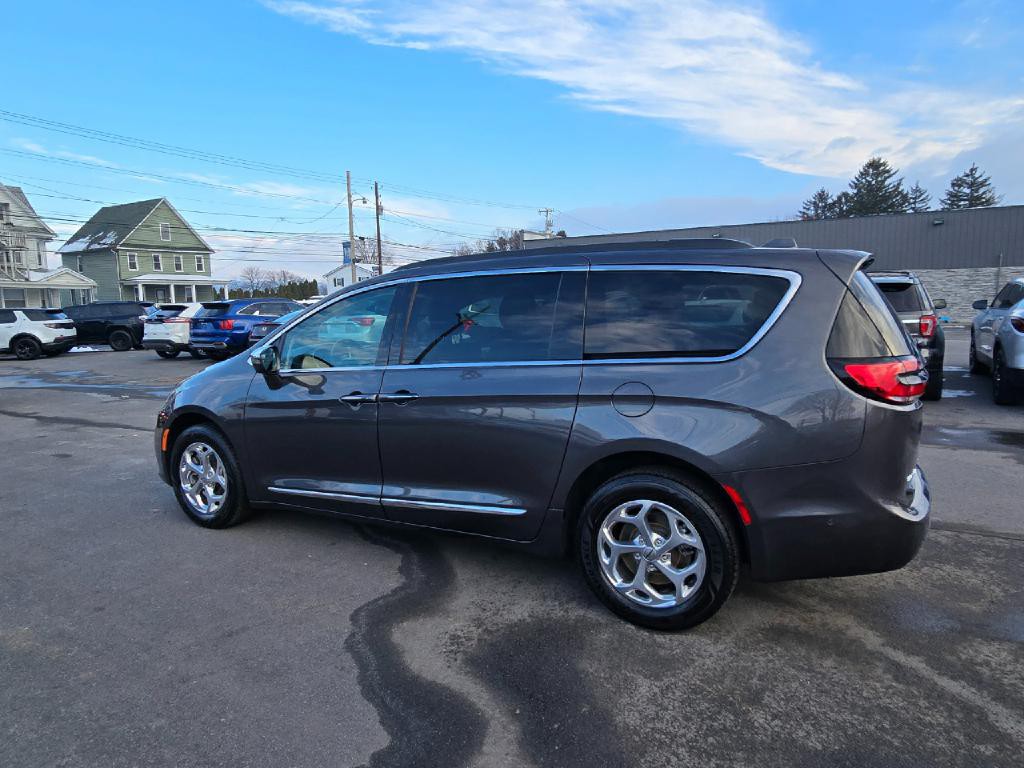 2022 Chrysler Pacifica Image 4