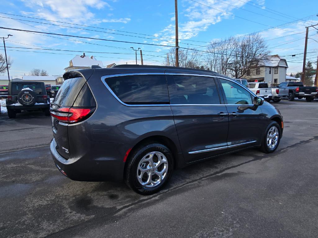 2022 Chrysler Pacifica Image 5