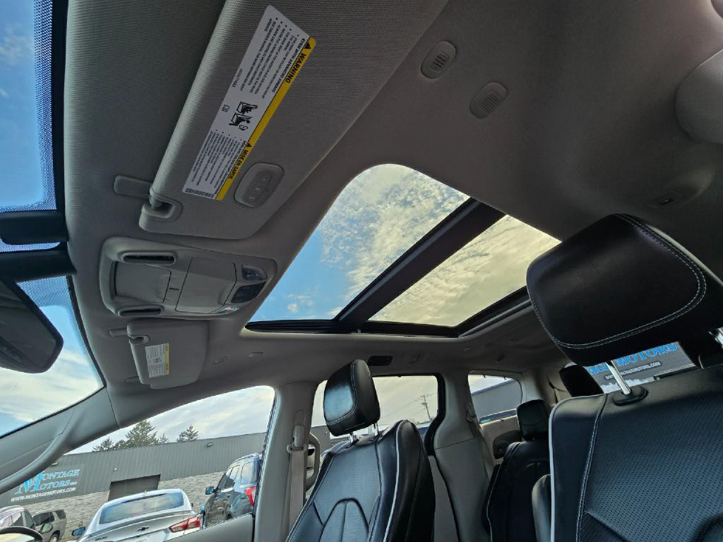 2022 Chrysler Pacifica Image 13