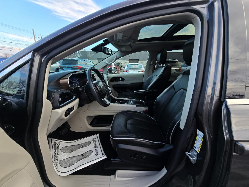 2022 Chrysler Pacifica Image 14