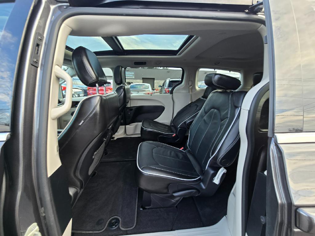 2022 Chrysler Pacifica Image 15