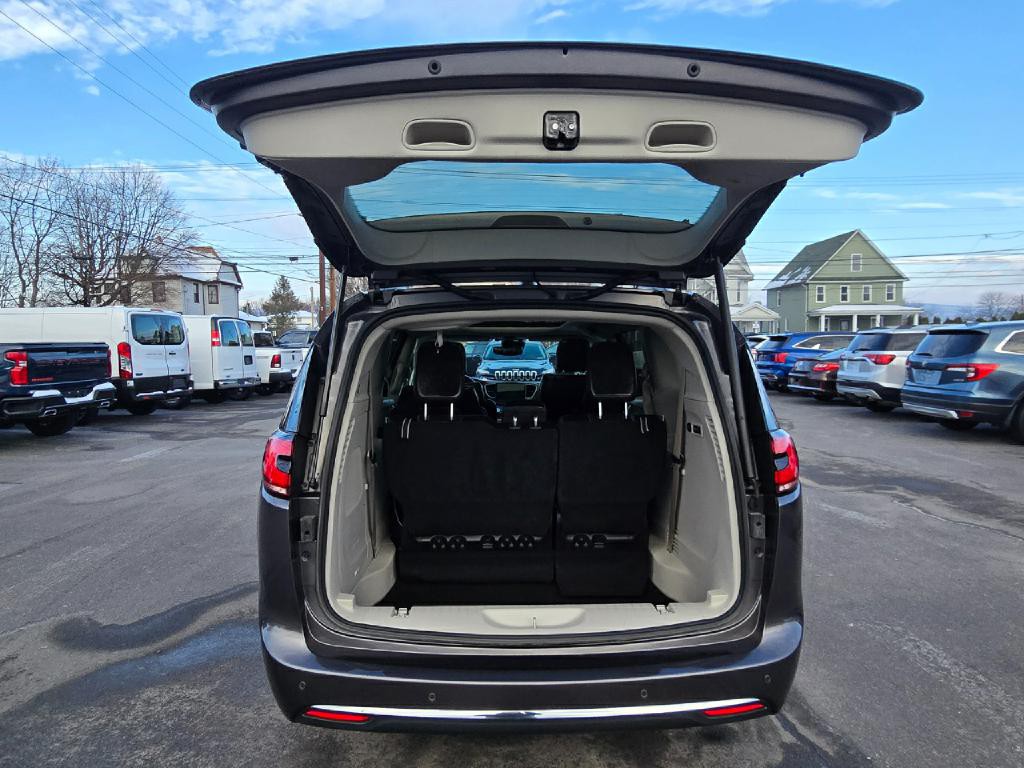 2022 Chrysler Pacifica Image 21