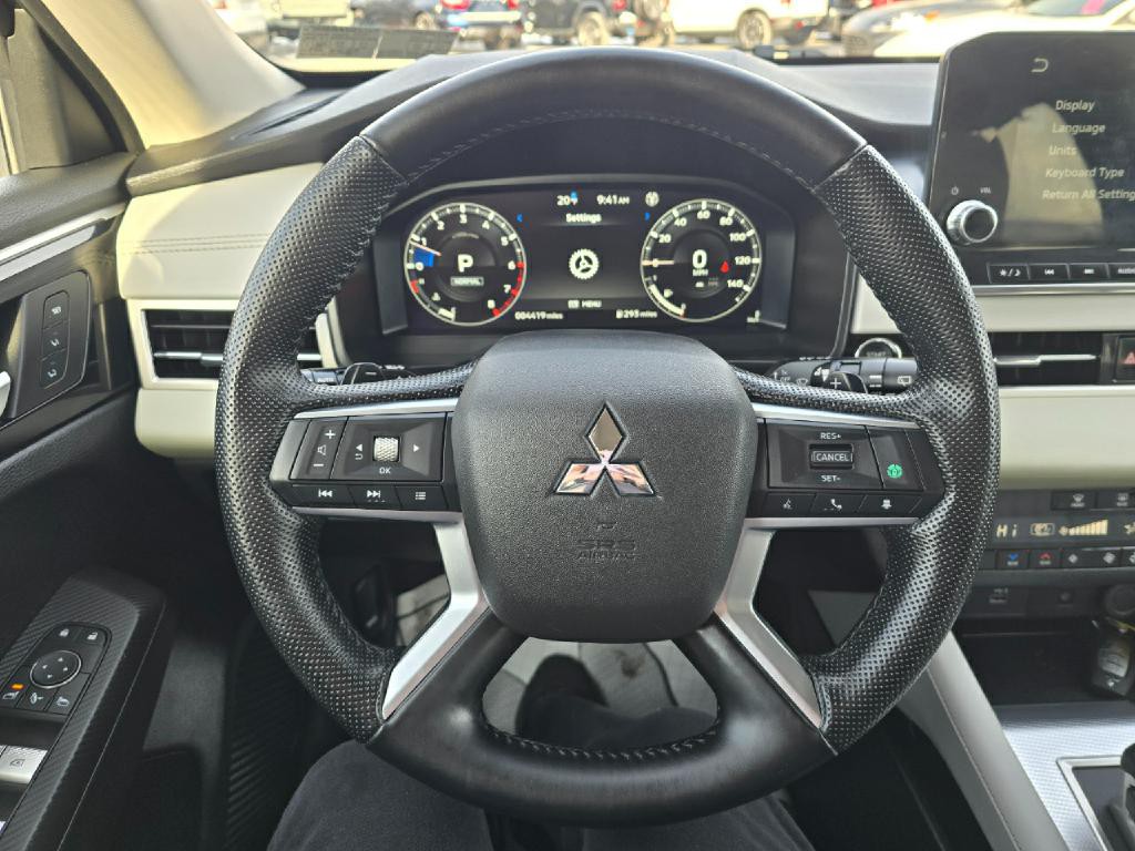 2024 Mitsubishi Outlander Image 7