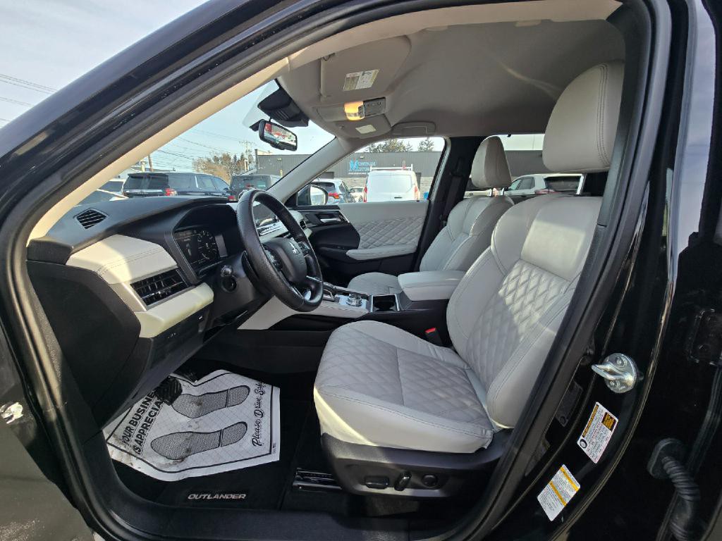 2024 Mitsubishi Outlander Image 13