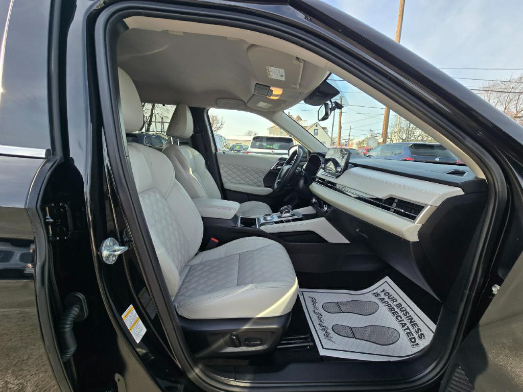 2024 Mitsubishi Outlander Image 18