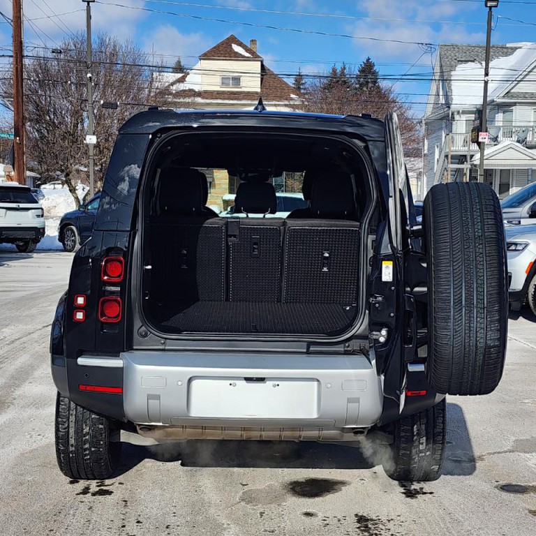 2025 Land Rover Defender Image 22
