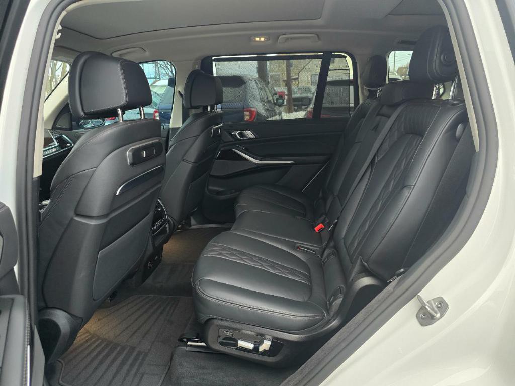 2026 BMW X7 Image 15