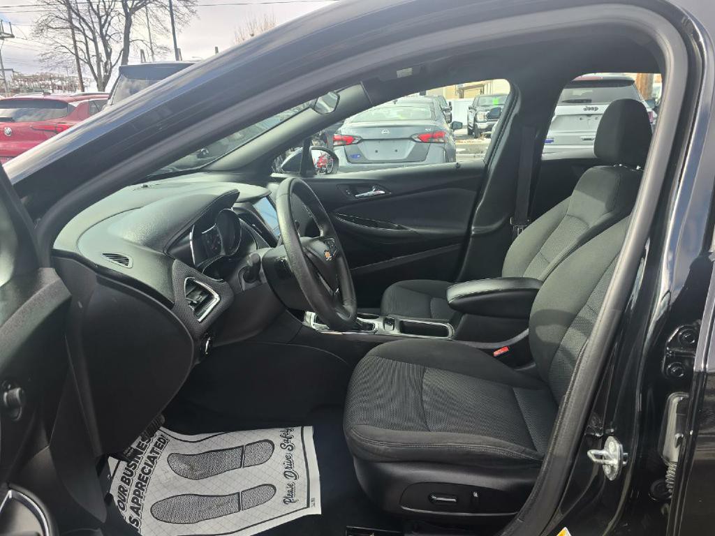 2016 Chevrolet Cruze Image 12