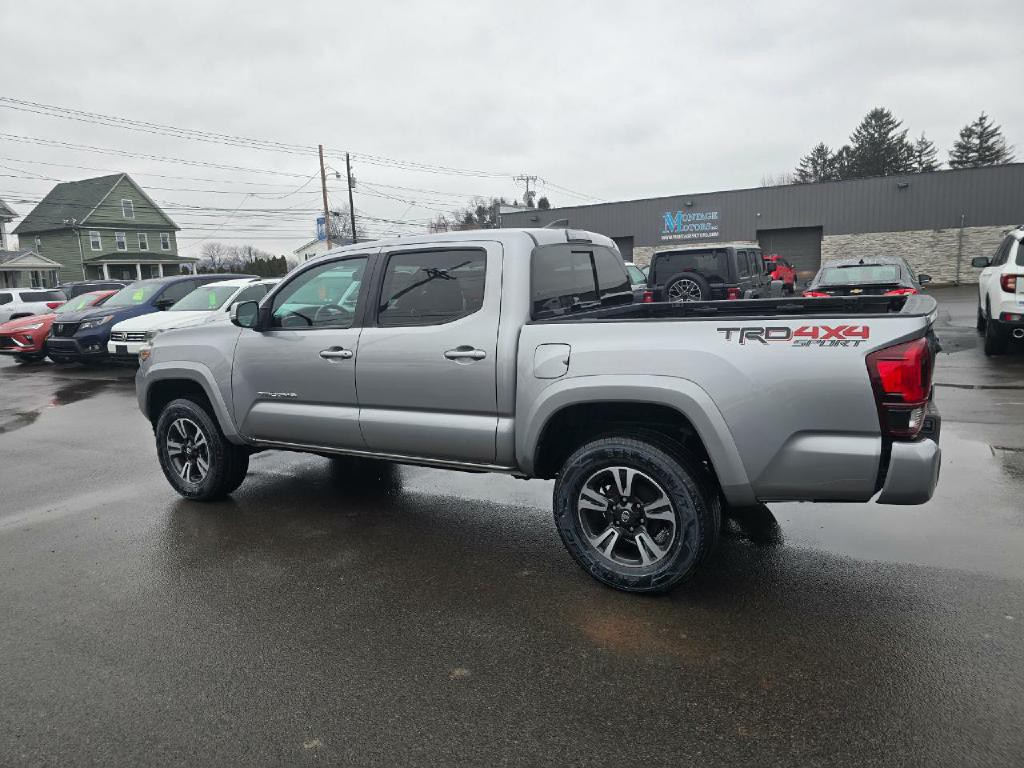 2019 Toyota Tacoma Image 4
