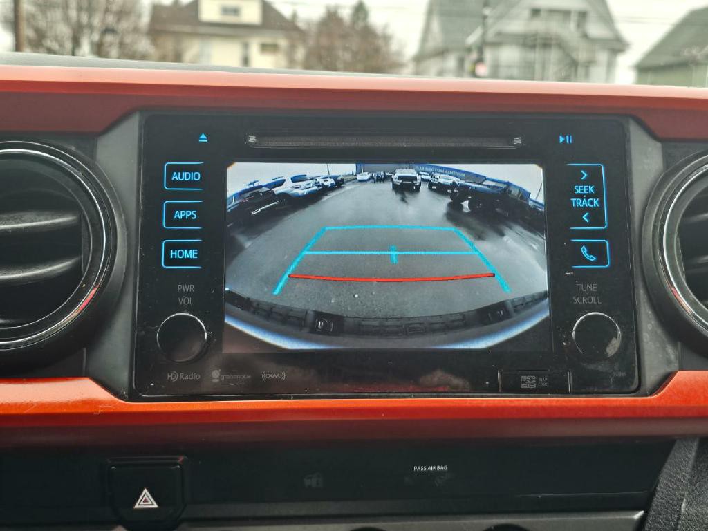 2019 Toyota Tacoma Image 9