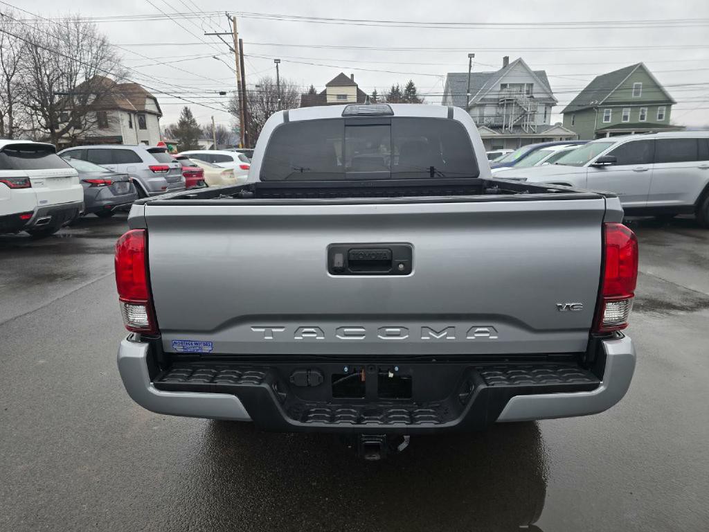 2019 Toyota Tacoma Image 17