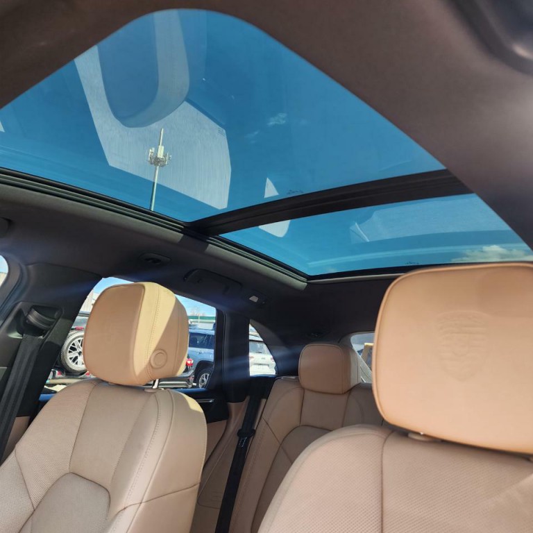 2025 Porsche Macan Image 7