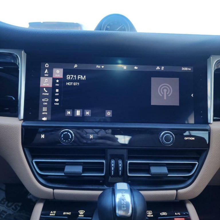 2025 Porsche Macan Image 10