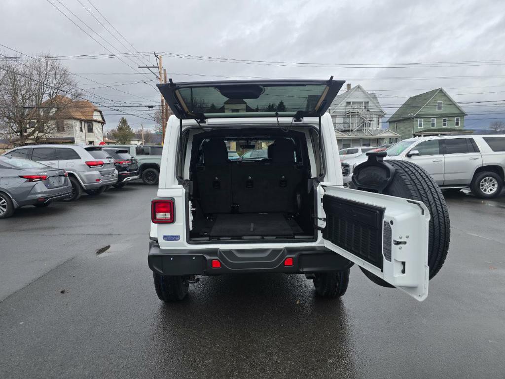 2023 Jeep Wrangler Image 17