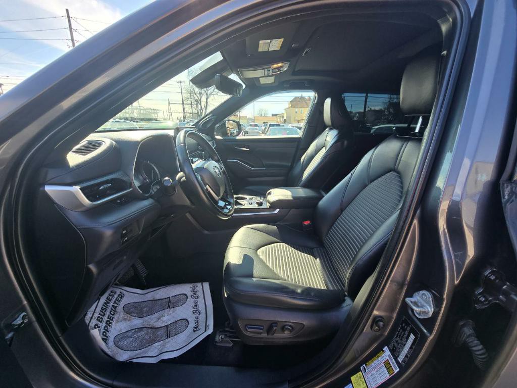 2022 Toyota Highlander Image 14