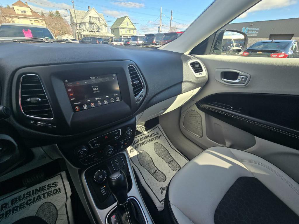 2019 Jeep Compass Image 11