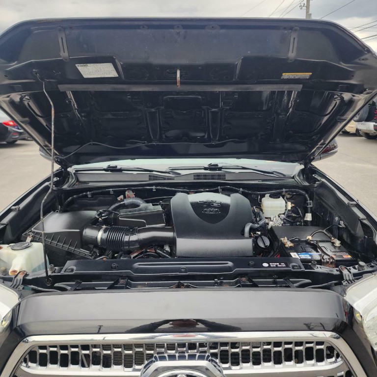 2016 Toyota Tacoma Image 20