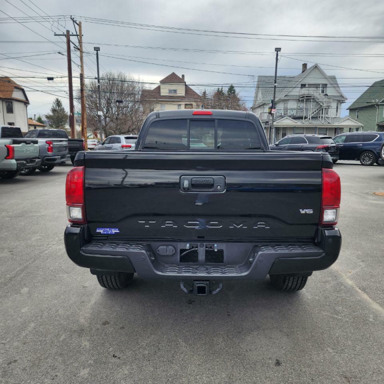 2016 Toyota Tacoma Image 21
