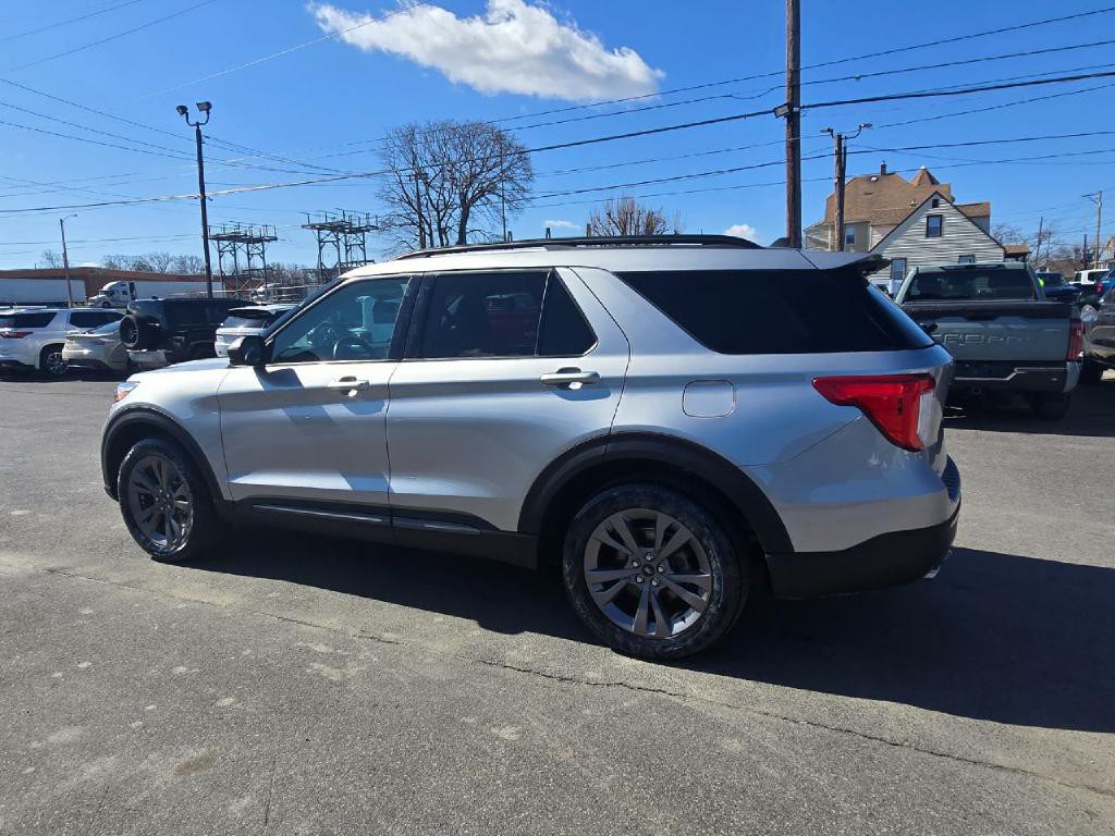 2021 Ford Explorer Image 4