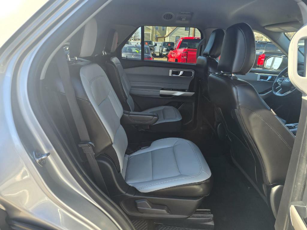 2021 Ford Explorer Image 16