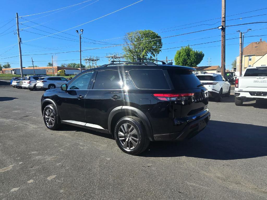 2022 Nissan Pathfinder Image 4