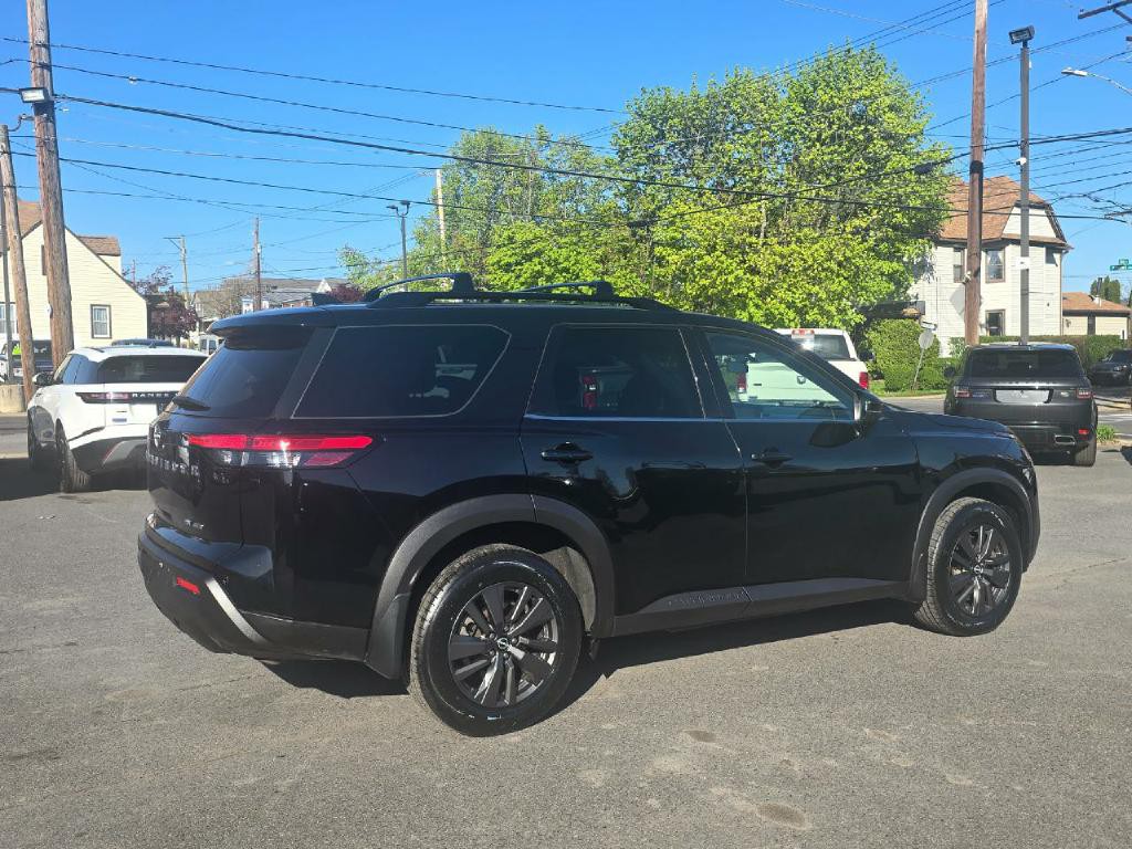 2022 Nissan Pathfinder Image 6