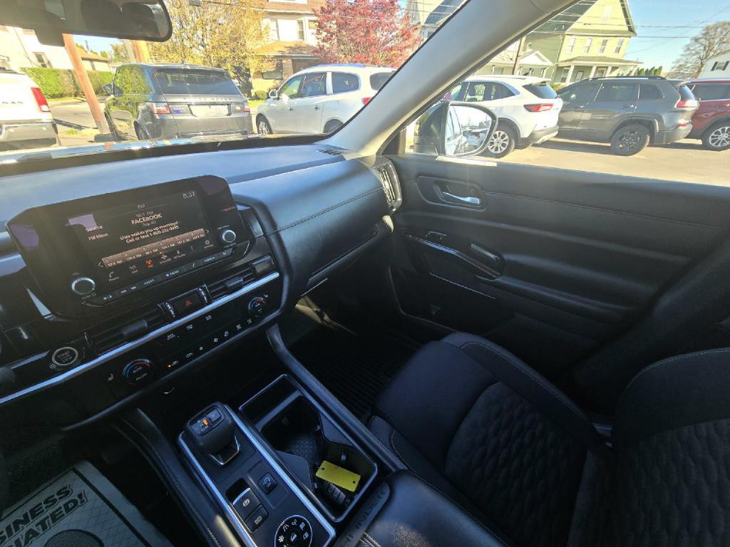 2022 Nissan Pathfinder Image 11