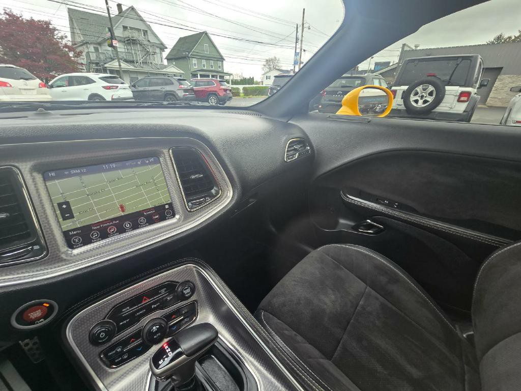 2017 Dodge Challenger Image 12