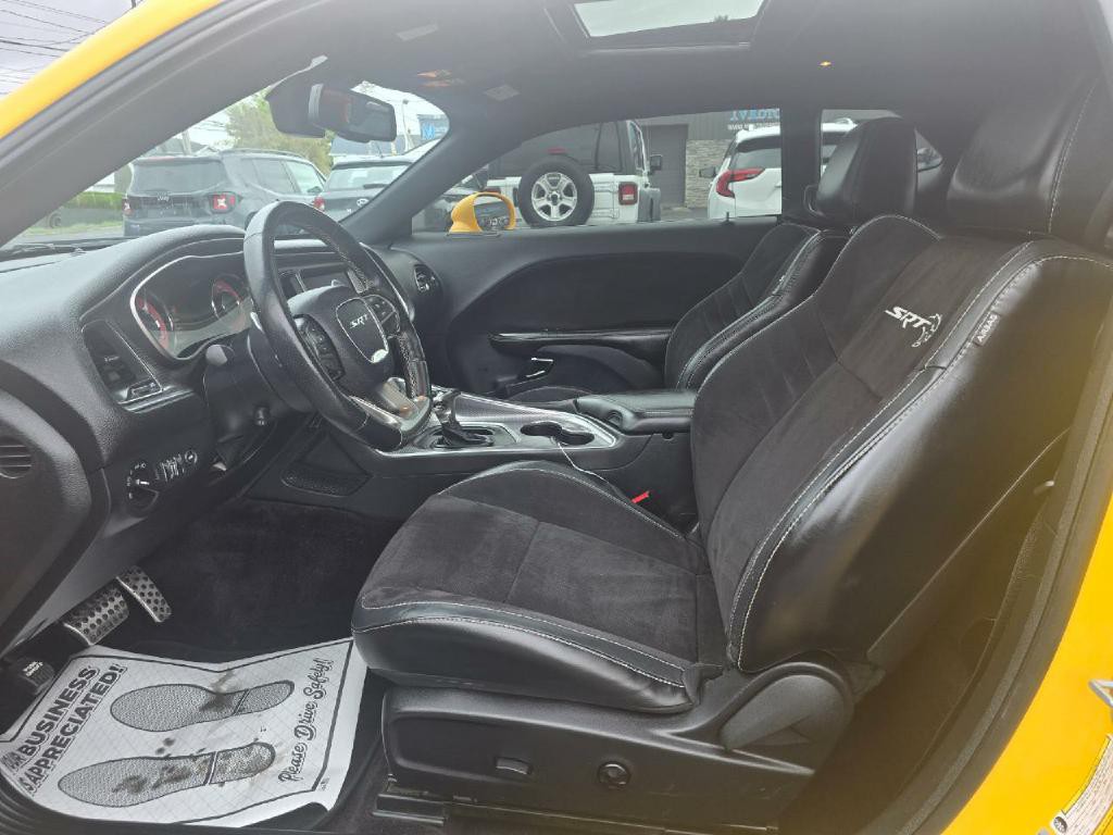 2017 Dodge Challenger Image 14