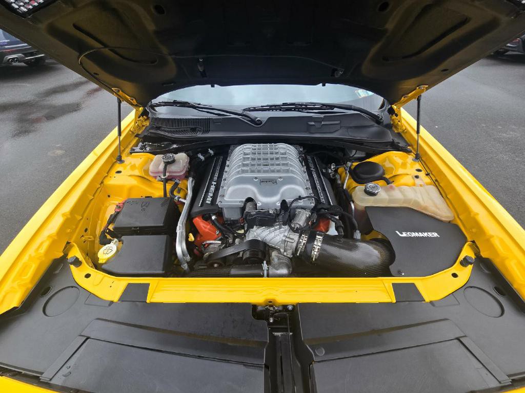 2017 Dodge Challenger Image 20