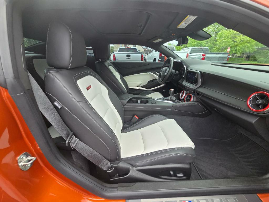 2022 Chevrolet Camaro Image 16
