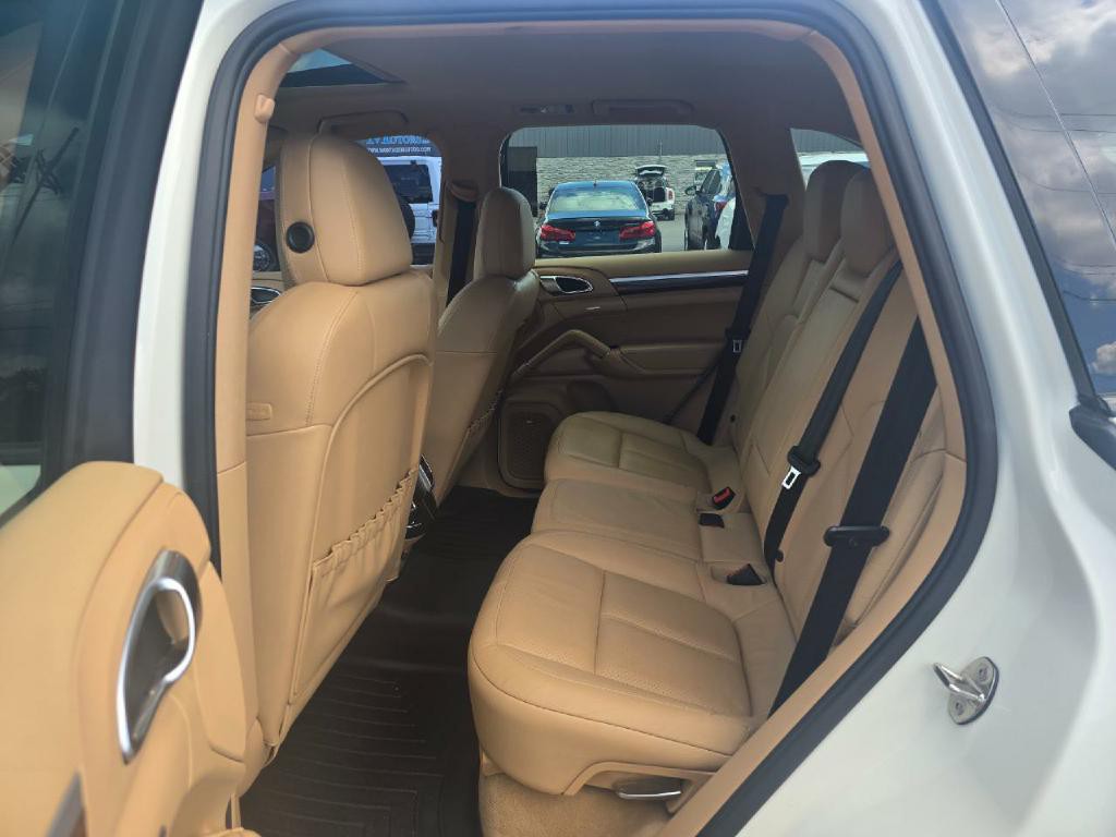 2012 Porsche Cayenne Image 14