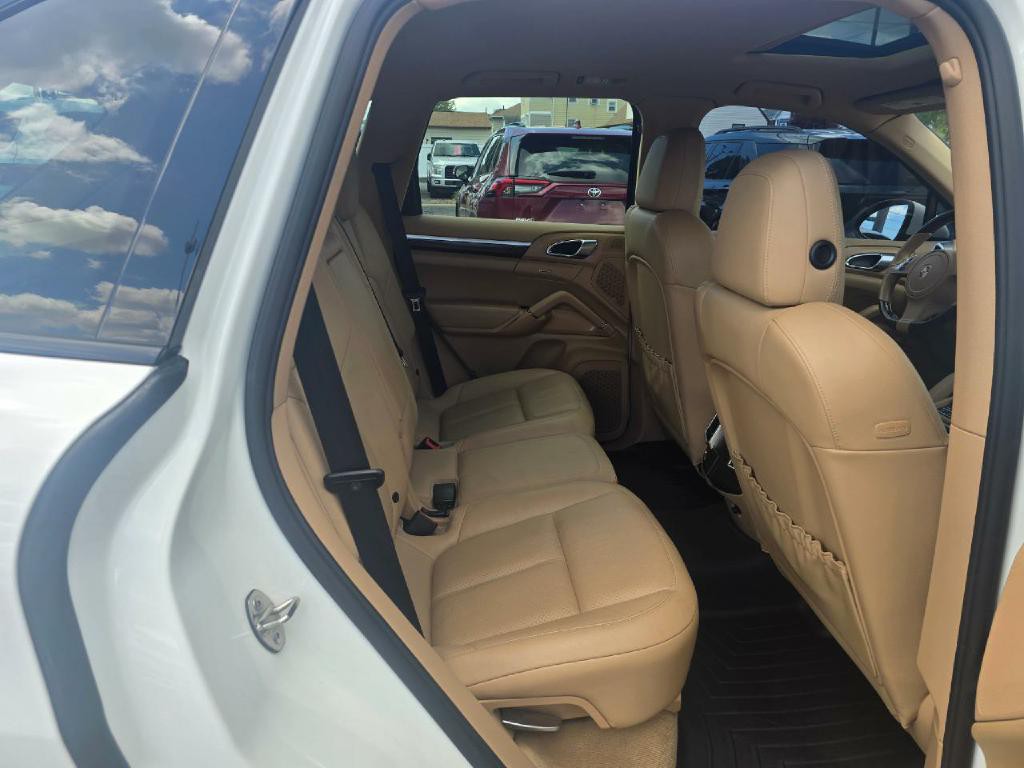 2012 Porsche Cayenne Image 15