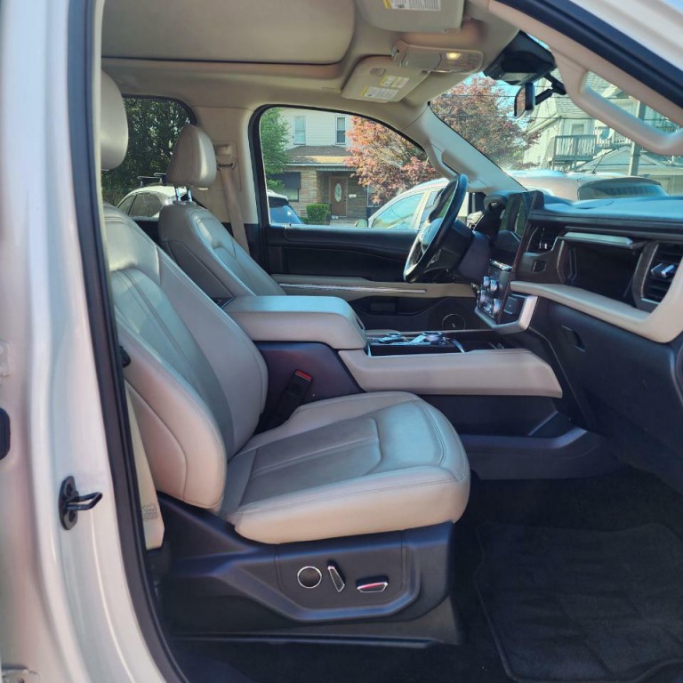 2022 Ford Expedition Image 16