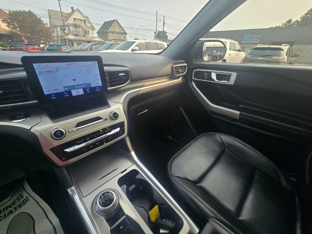2022 Ford Explorer Image 12