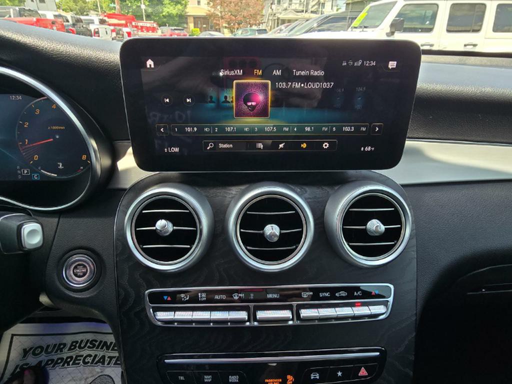 2022 Mercedes-Benz GLC-Class Image 9
