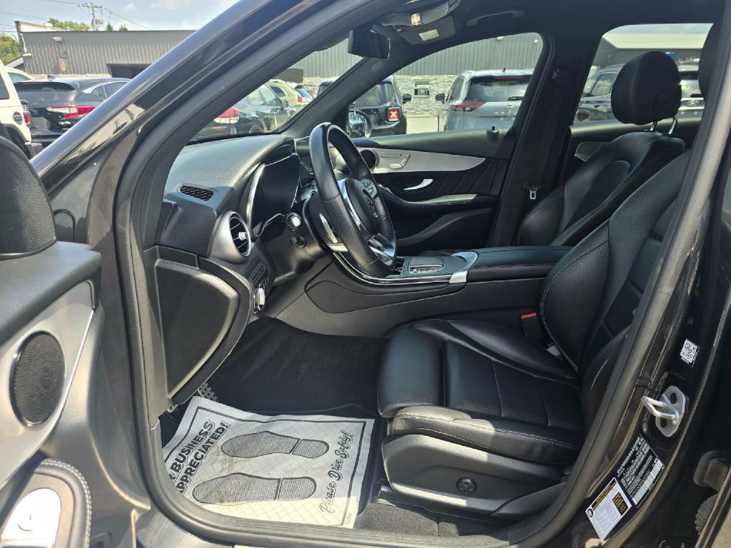 2022 Mercedes-Benz GLC-Class Image 12