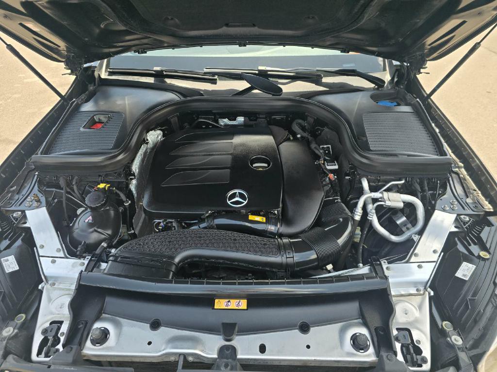 2022 Mercedes-Benz GLC-Class Image 18