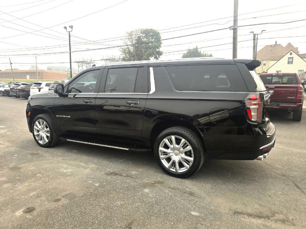 2023 Chevrolet Suburban Image 4